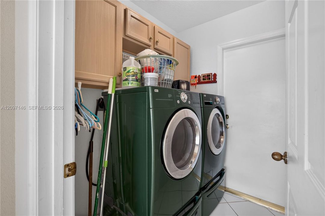For Sale: $649,900 (4 beds, 2 baths, 1834 Square Feet)