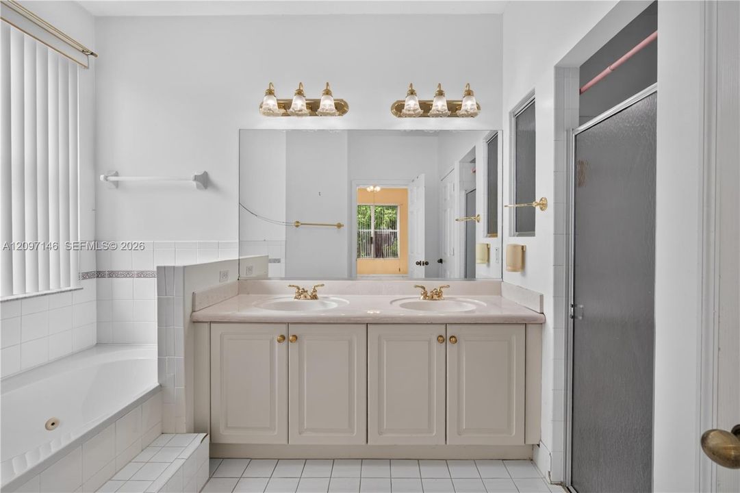 For Sale: $649,900 (4 beds, 2 baths, 1834 Square Feet)