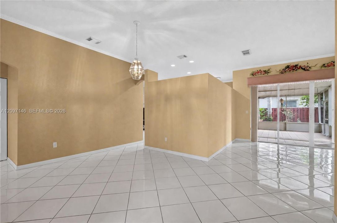 For Sale: $649,900 (4 beds, 2 baths, 1834 Square Feet)