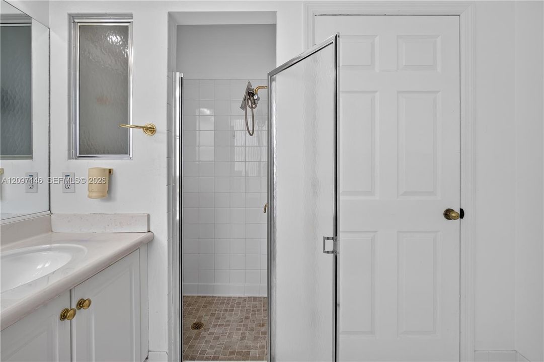 For Sale: $649,900 (4 beds, 2 baths, 1834 Square Feet)