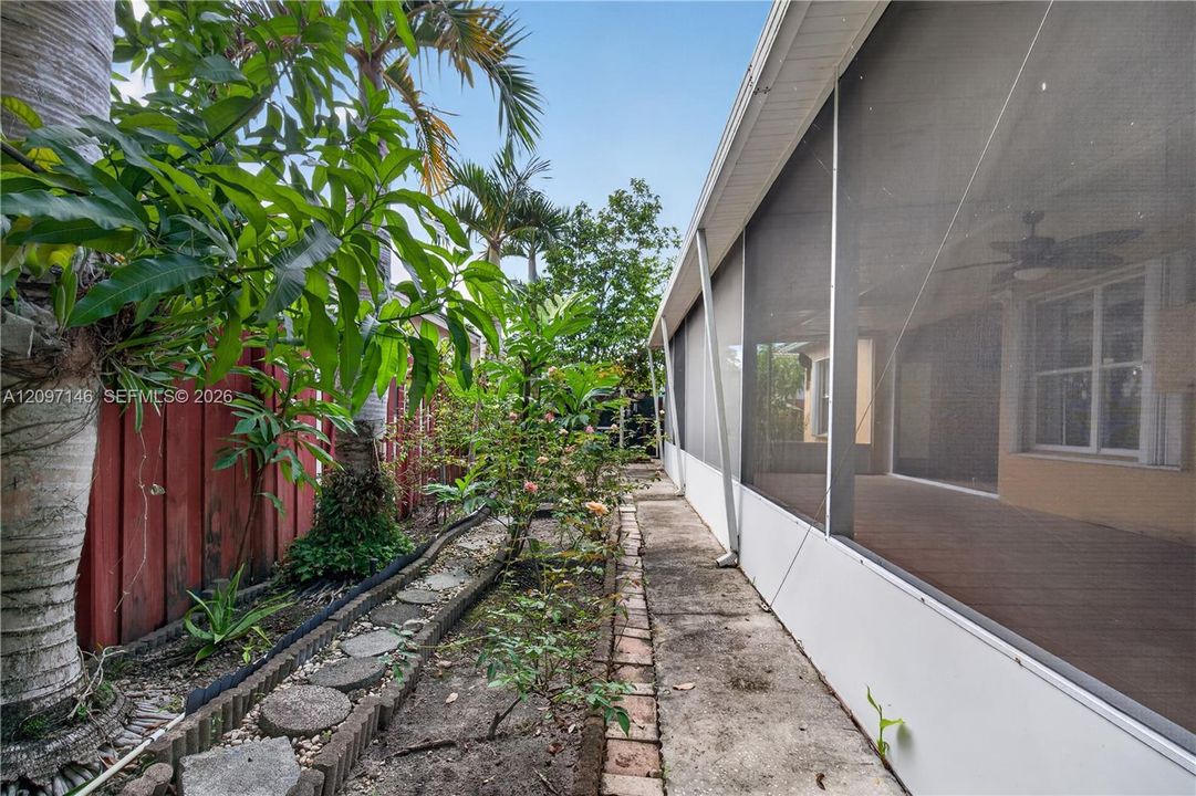 For Sale: $649,900 (4 beds, 2 baths, 1834 Square Feet)