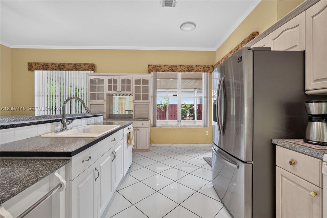 For Sale: $649,900 (4 beds, 2 baths, 1834 Square Feet)