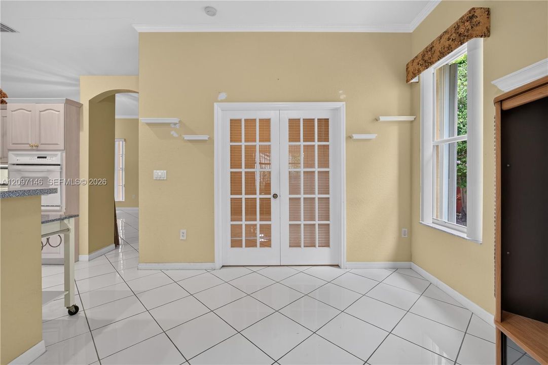 For Sale: $649,900 (4 beds, 2 baths, 1834 Square Feet)