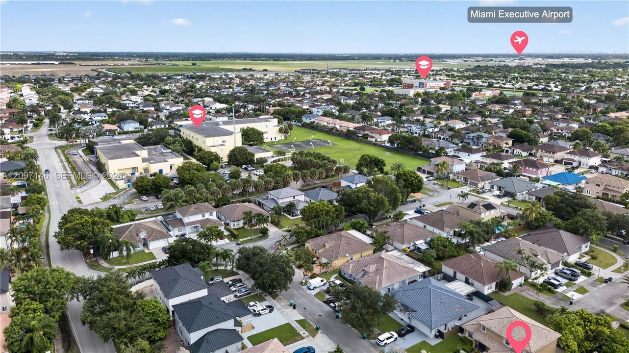 For Sale: $649,900 (4 beds, 2 baths, 1834 Square Feet)