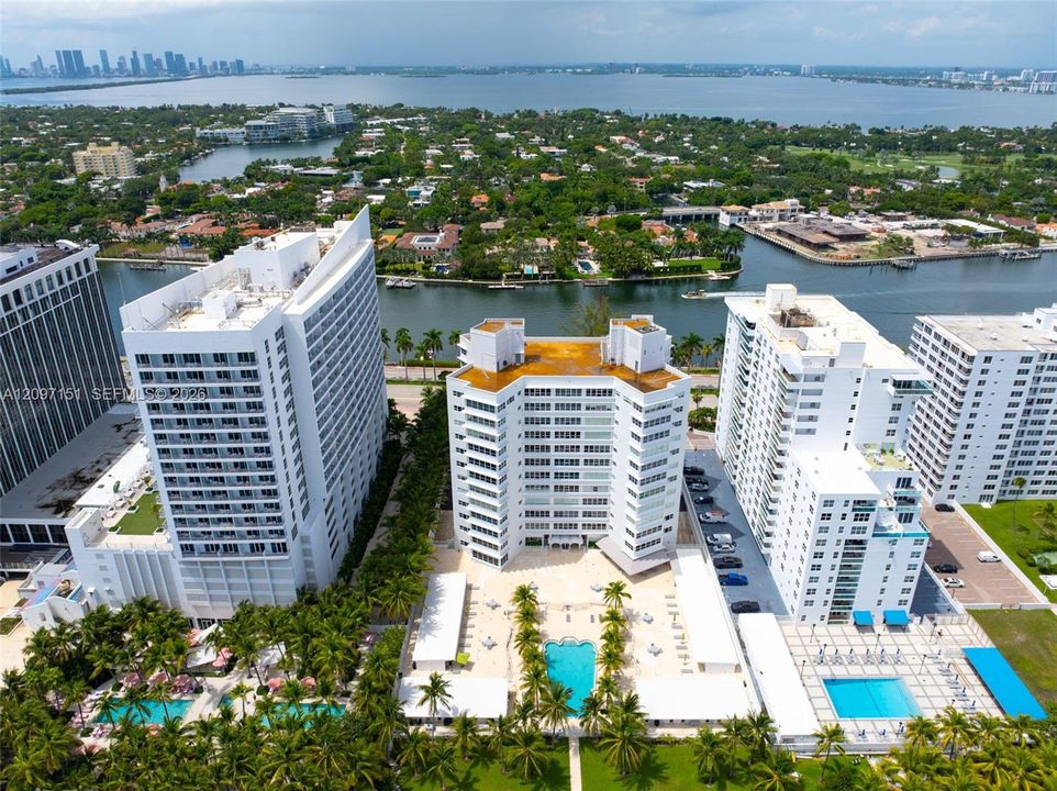На продажу: $1,495,000 (2 спален, 2 ванн, 1757 Квадратных фут)