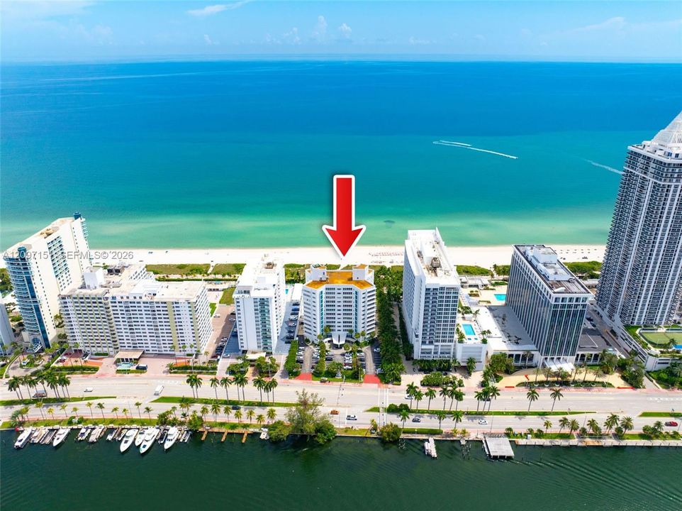 На продажу: $1,495,000 (2 спален, 2 ванн, 1757 Квадратных фут)