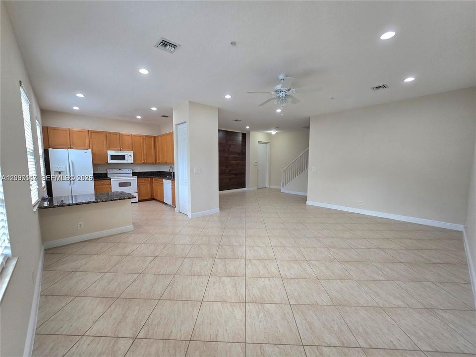 For Rent: $2,900 (2 beds, 2 baths, 1682 Square Feet)