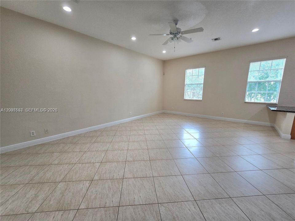For Rent: $2,900 (2 beds, 2 baths, 1682 Square Feet)