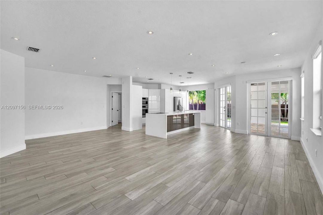 For Rent: $6,000 (4 beds, 3 baths, 2471 Square Feet)
