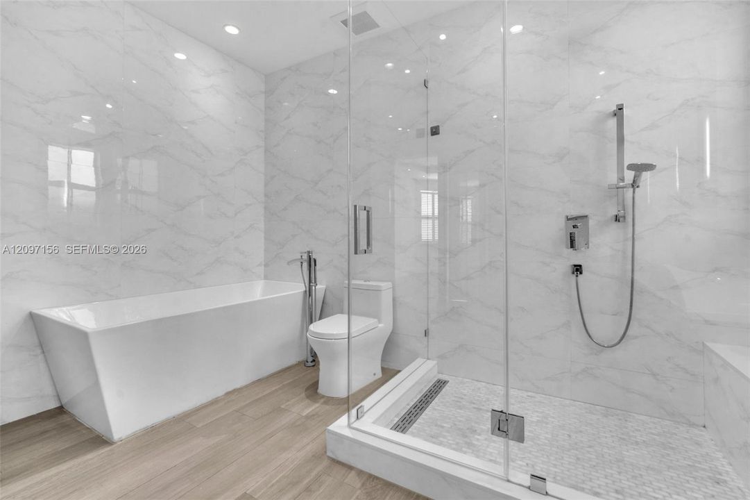 For Rent: $6,000 (4 beds, 3 baths, 2471 Square Feet)