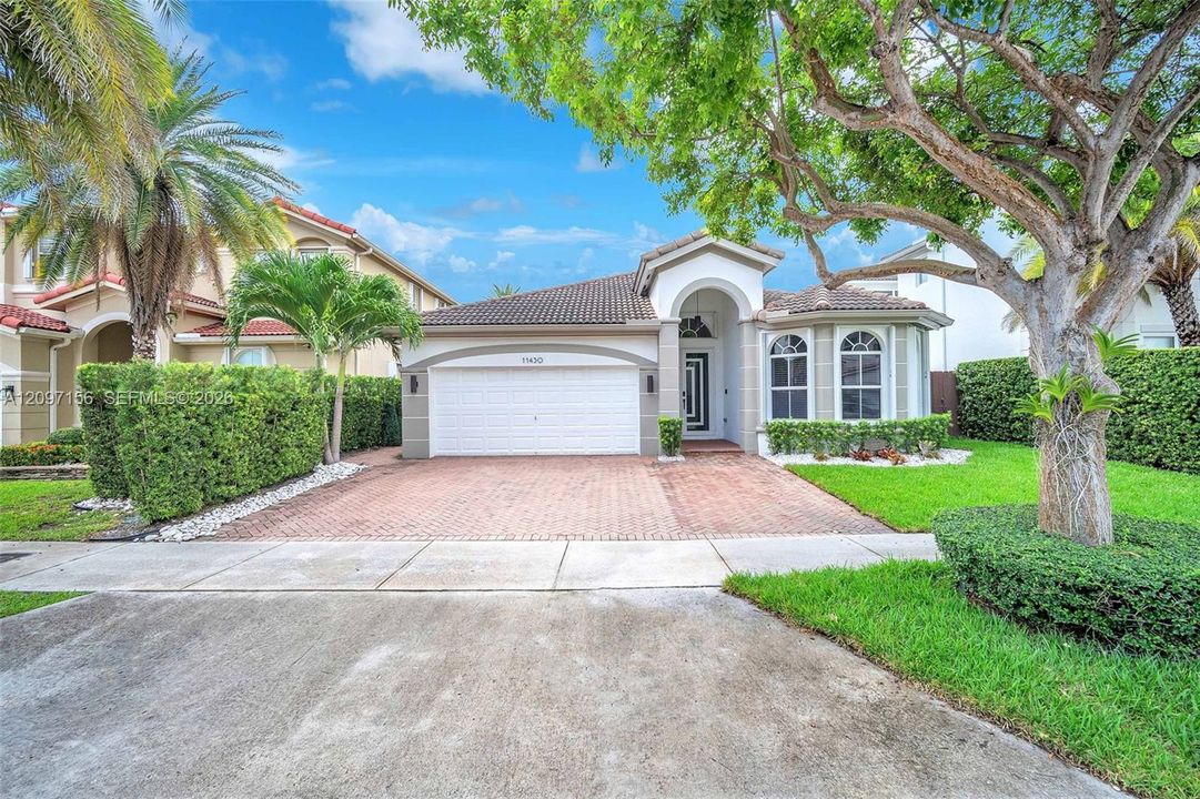 For Rent: $6,000 (4 beds, 3 baths, 2471 Square Feet)