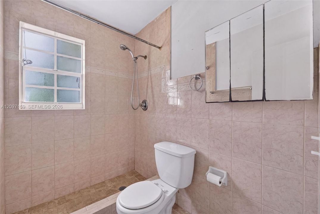 For Sale: $400,000 (3 beds, 2 baths, 1267 Square Feet)