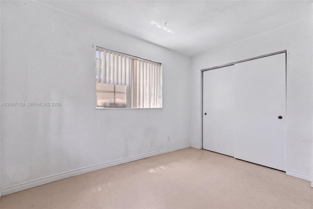 For Sale: $400,000 (3 beds, 2 baths, 1267 Square Feet)