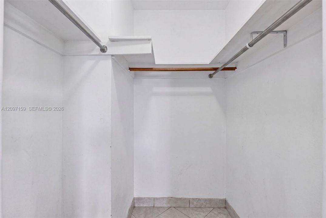 For Sale: $400,000 (3 beds, 2 baths, 1267 Square Feet)