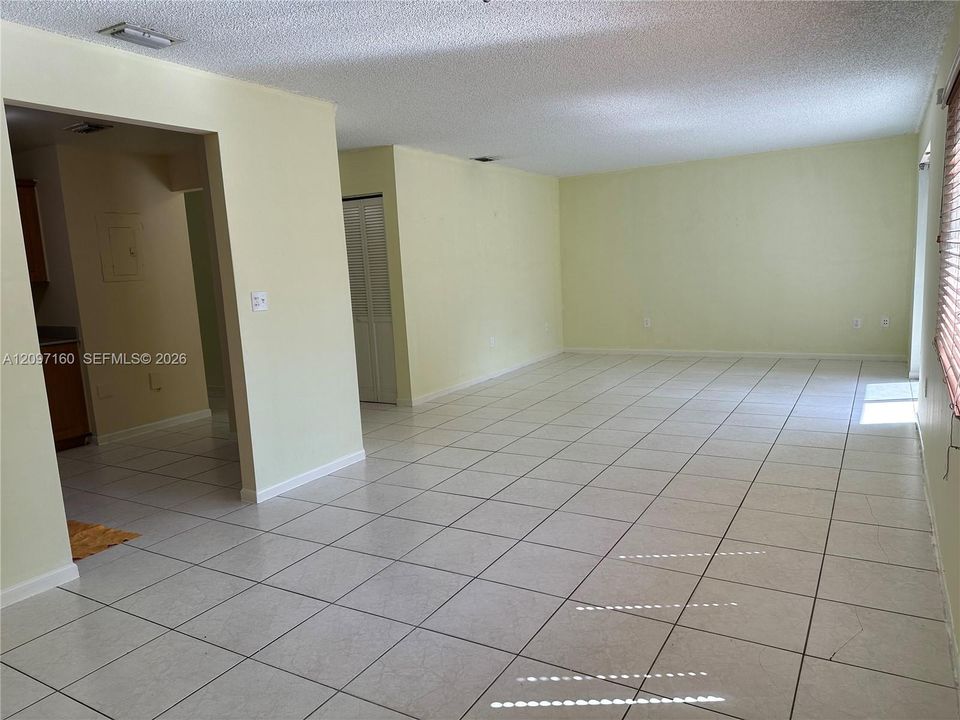 For Rent: $2,700 (3 beds, 2 baths, 1220 Square Feet)