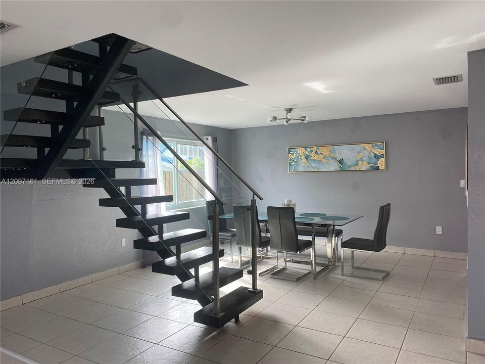 For Sale: $689,000 (3 beds, 2 baths, 2576 Square Feet)