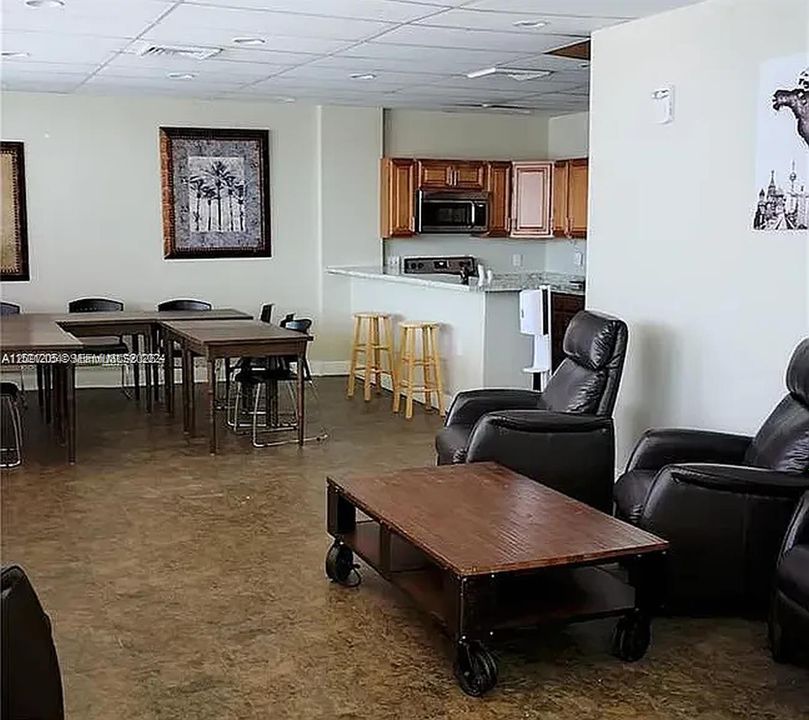 En Renta: $1,950 (1 camas, 1 baños, 720 Pies cuadrados)