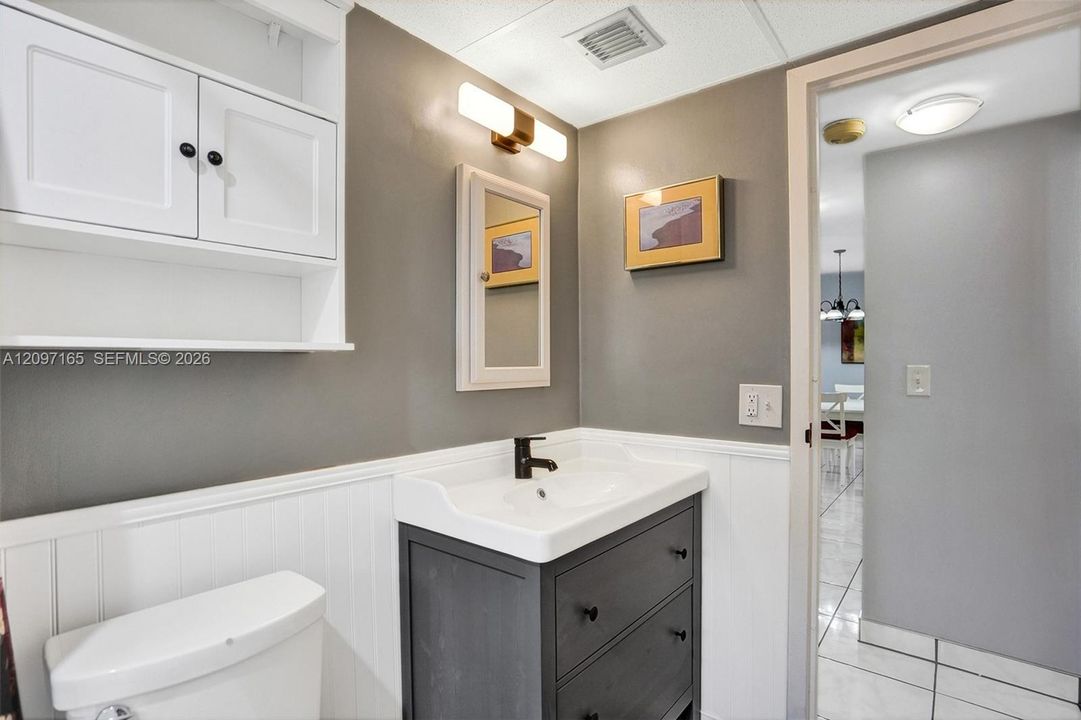 For Sale: $125,000 (2 beds, 2 baths, 865 Square Feet)