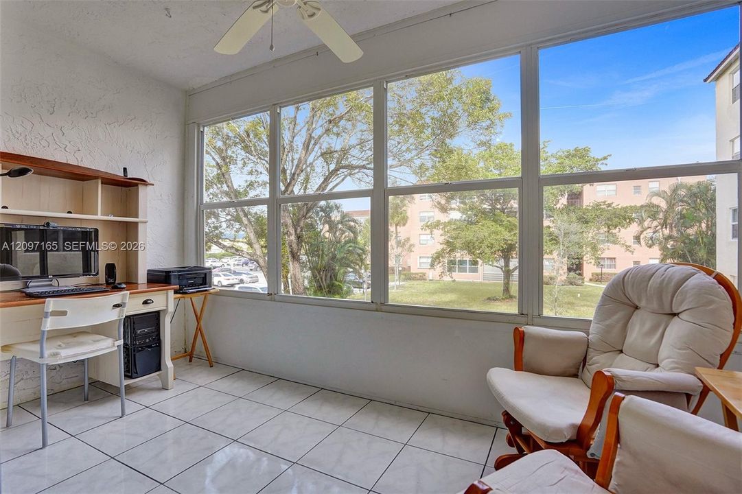 For Sale: $125,000 (2 beds, 2 baths, 865 Square Feet)