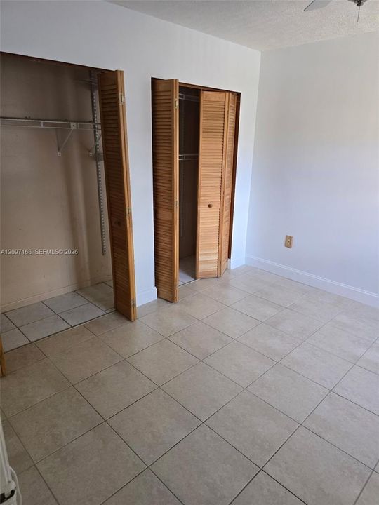 For Sale: $395,000 (2 beds, 2 baths, 1210 Square Feet)