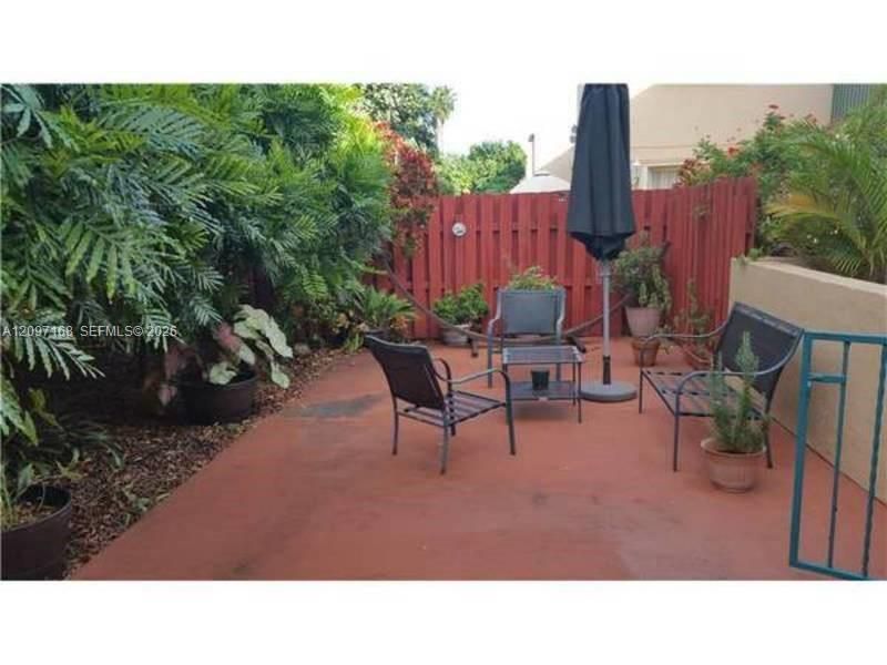 For Sale: $395,000 (2 beds, 2 baths, 1210 Square Feet)