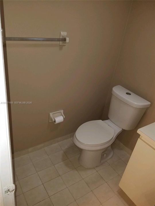 For Sale: $395,000 (2 beds, 2 baths, 1210 Square Feet)