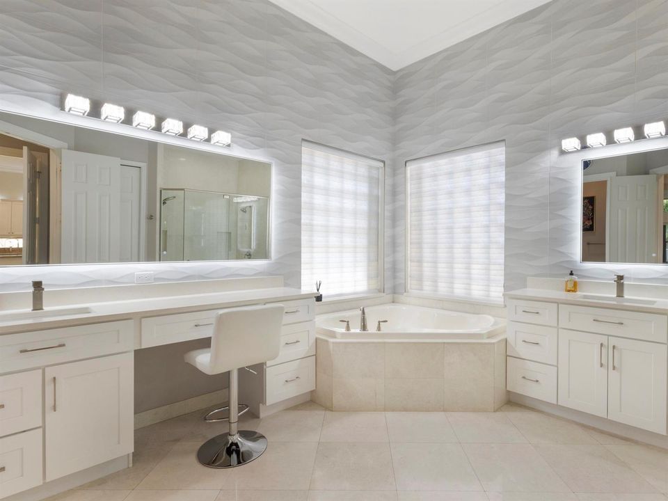 Principal Bathroom 1