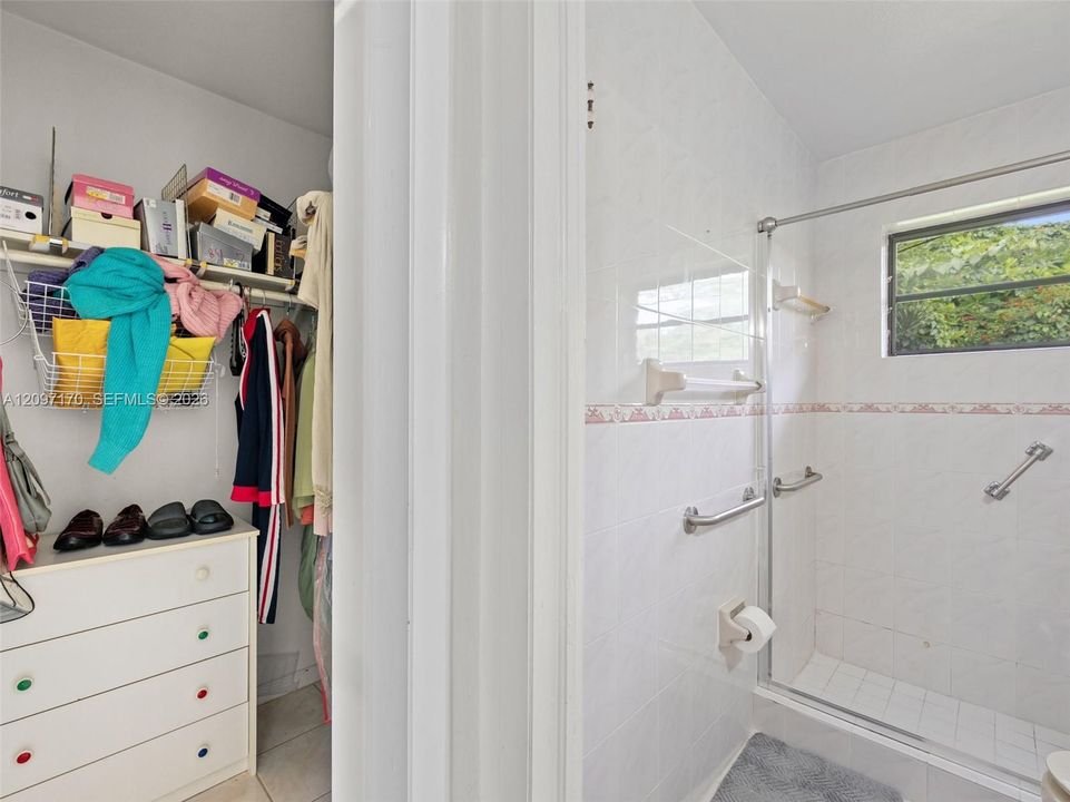 En Venta: $650,000 (3 camas, 2 baños, 1224 Pies cuadrados)