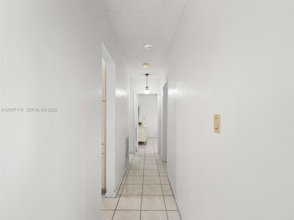 En Venta: $650,000 (3 camas, 2 baños, 1224 Pies cuadrados)