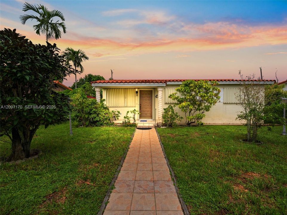 En Venta: $650,000 (3 camas, 2 baños, 1224 Pies cuadrados)