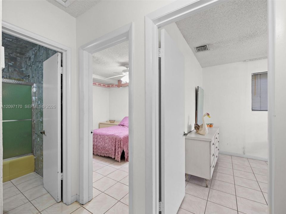 En Venta: $650,000 (3 camas, 2 baños, 1224 Pies cuadrados)