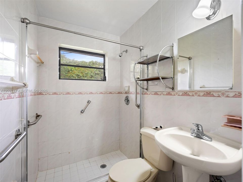 En Venta: $650,000 (3 camas, 2 baños, 1224 Pies cuadrados)