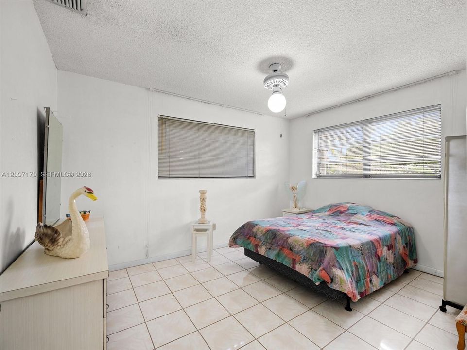 En Venta: $650,000 (3 camas, 2 baños, 1224 Pies cuadrados)