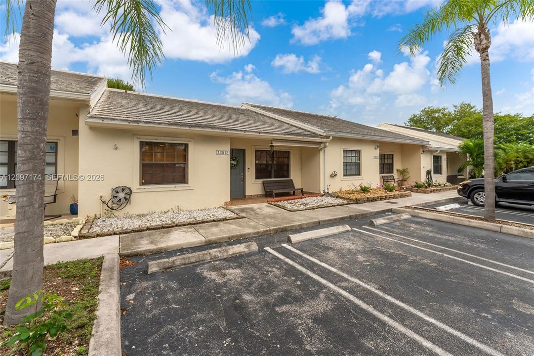 En Venta: $417,900 (2 camas, 2 baños, 1223 Pies cuadrados)