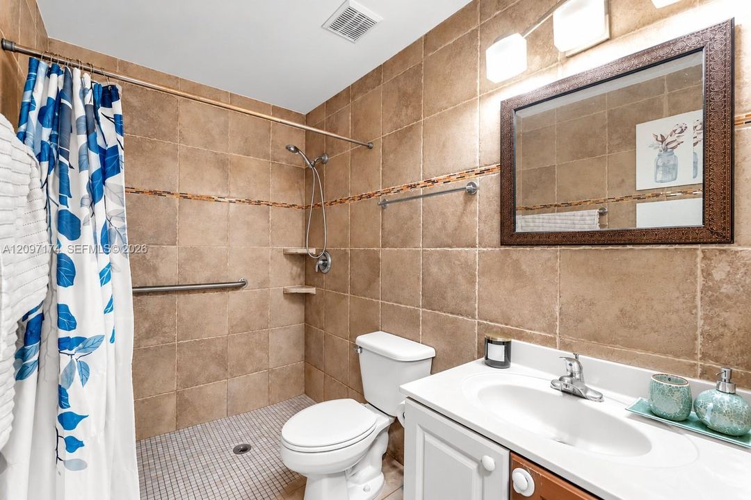 En Venta: $417,900 (2 camas, 2 baños, 1223 Pies cuadrados)