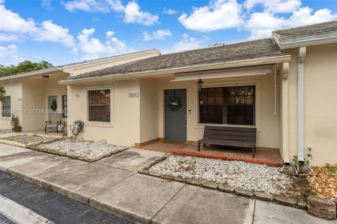 En Venta: $417,900 (2 camas, 2 baños, 1223 Pies cuadrados)