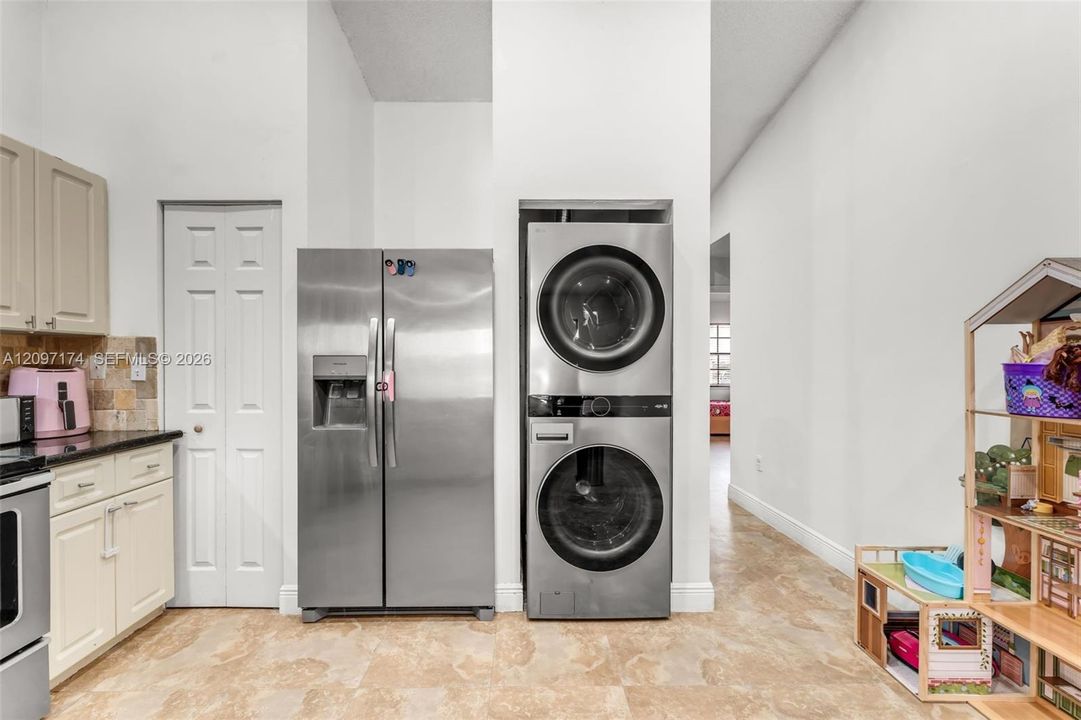 En Venta: $417,900 (2 camas, 2 baños, 1223 Pies cuadrados)