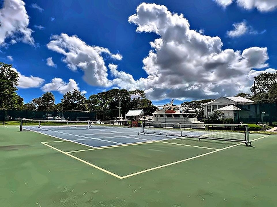 08-tennis-courts