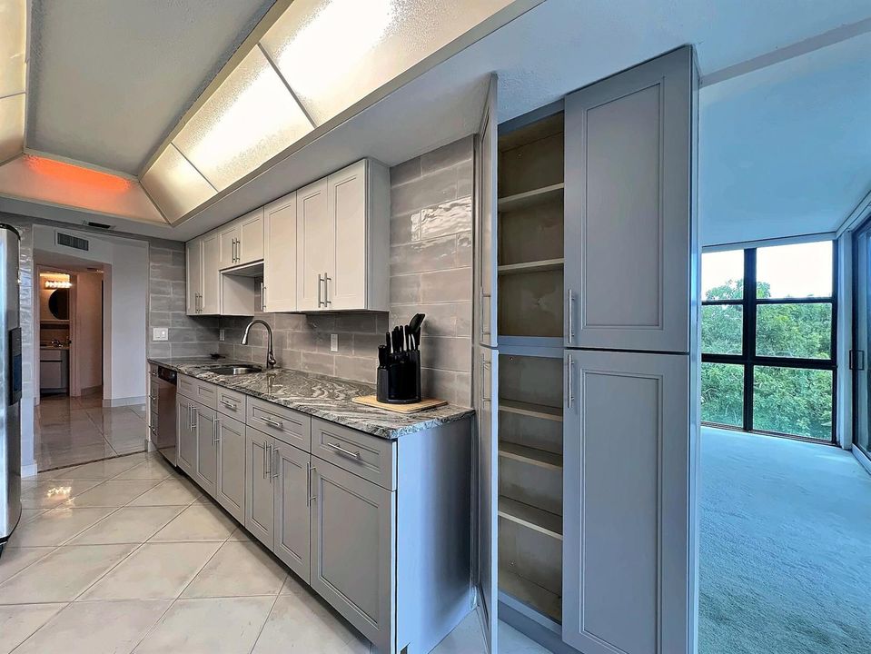 38-kitchen-pantry