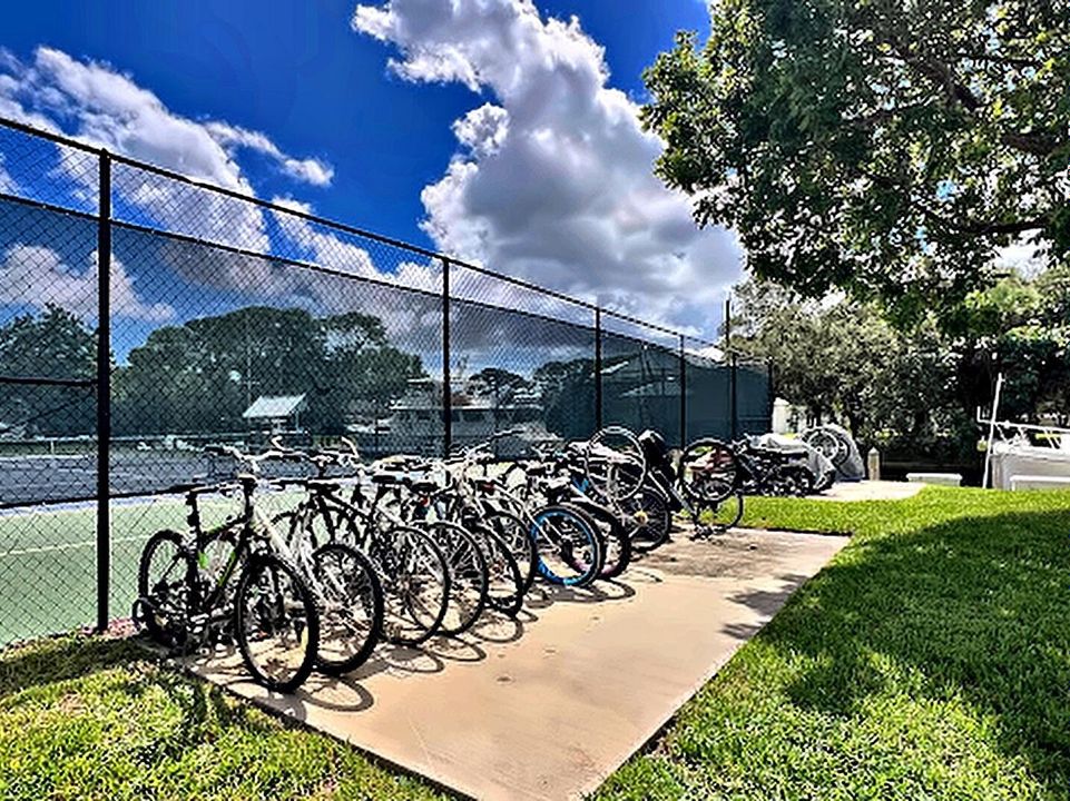 09-bike-racks