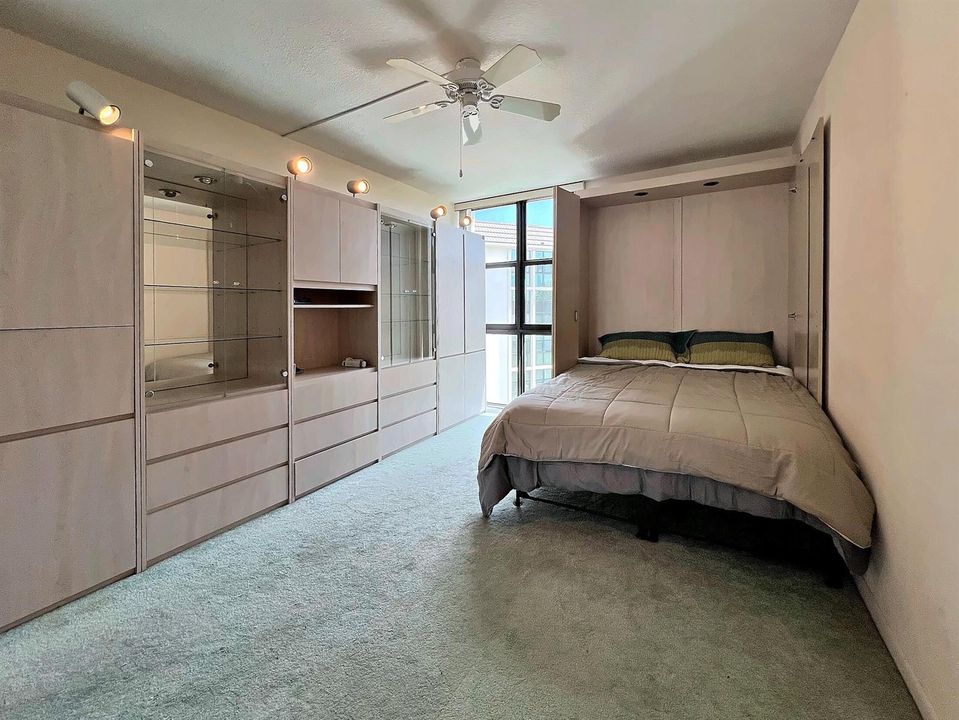 57-guest-bedroom-murphy-bed