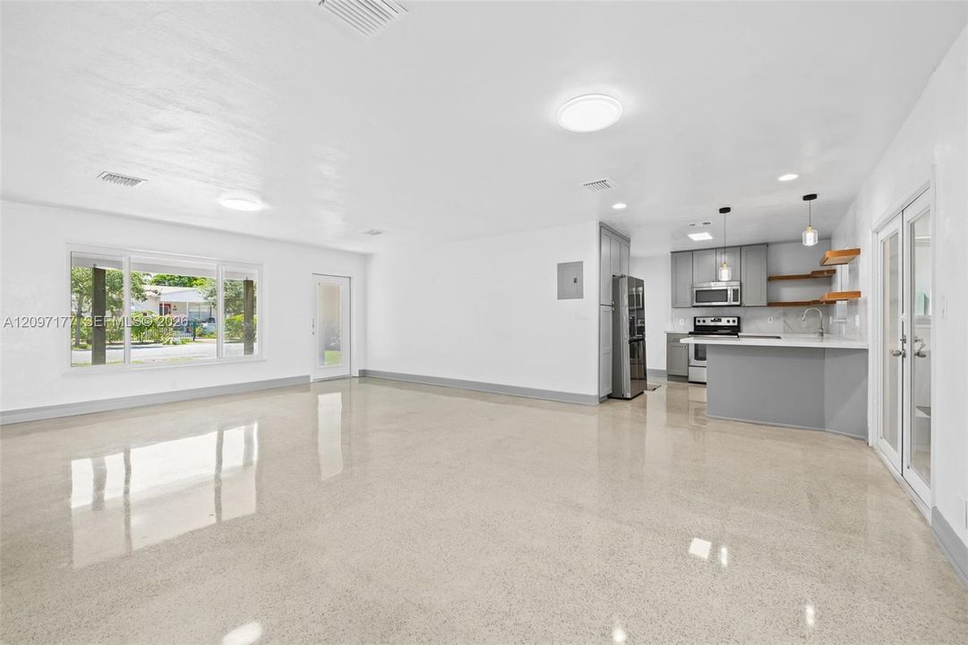 For Rent: $4,750 (3 beds, 2 baths, 1354 Square Feet)