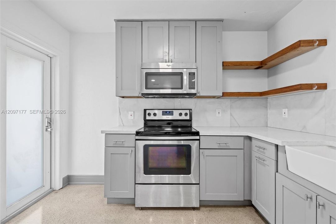 For Rent: $4,750 (3 beds, 2 baths, 1354 Square Feet)