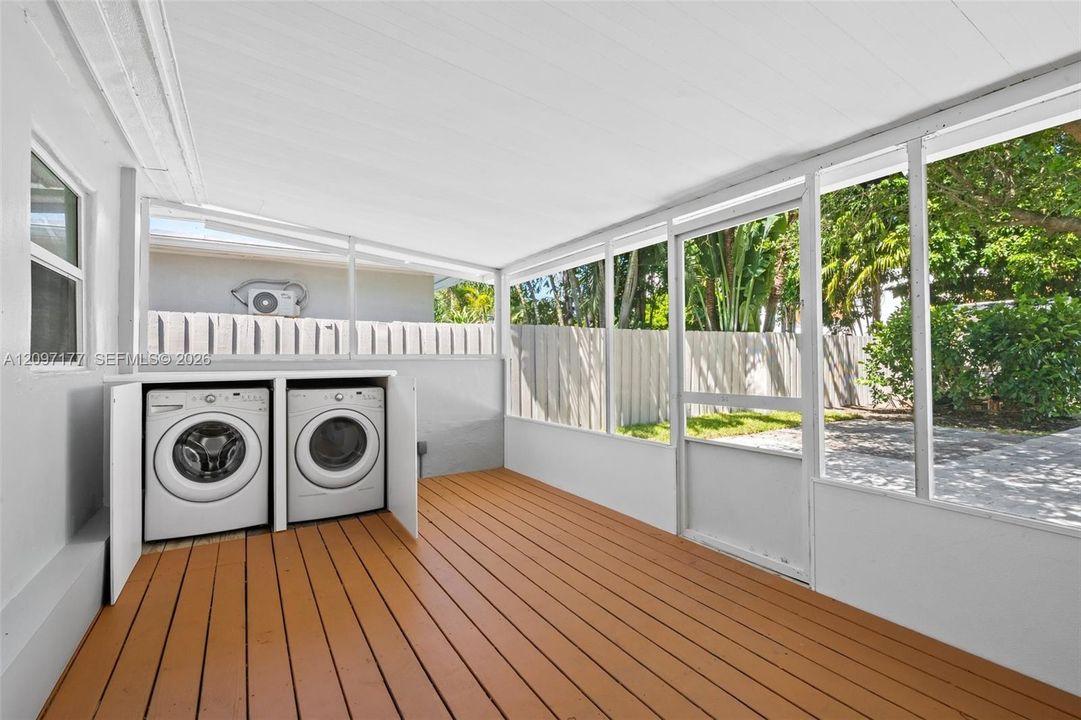 For Rent: $4,750 (3 beds, 2 baths, 1354 Square Feet)
