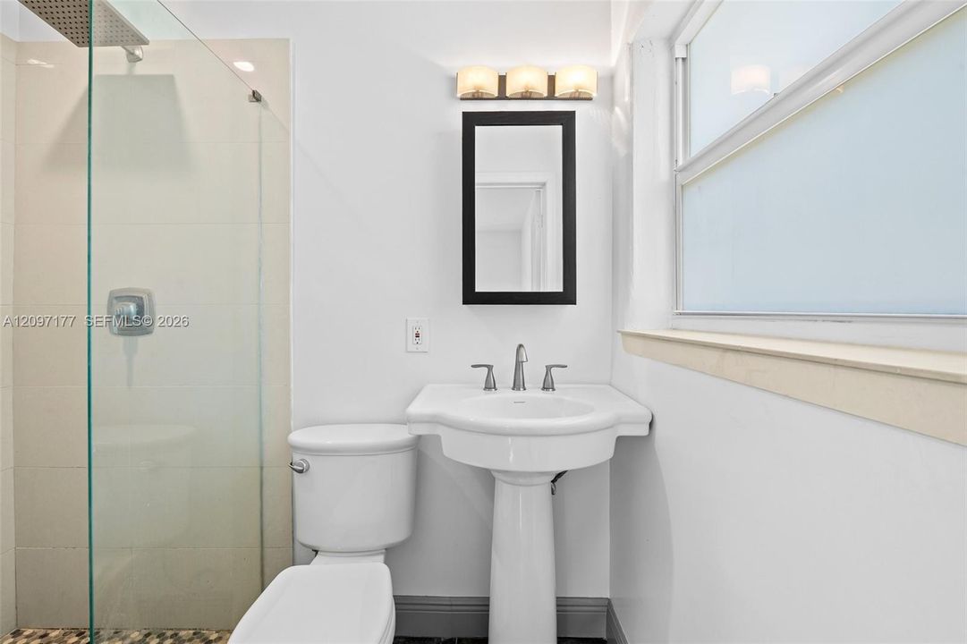 For Rent: $4,750 (3 beds, 2 baths, 1354 Square Feet)