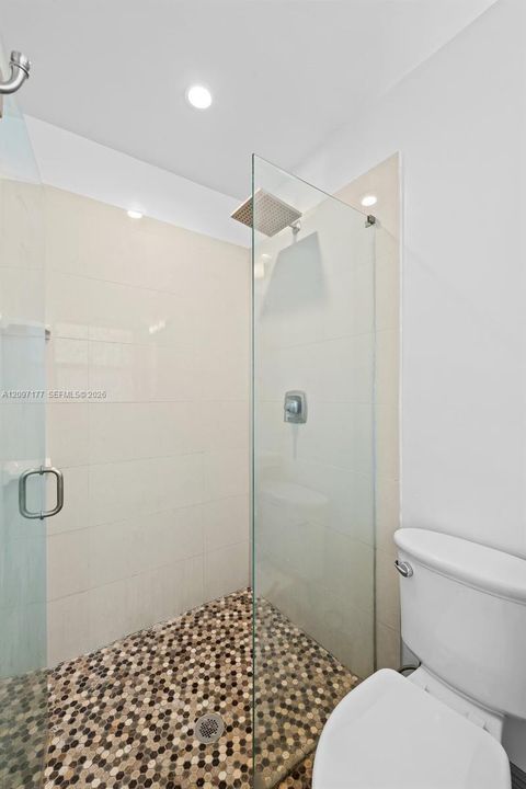 For Rent: $4,750 (3 beds, 2 baths, 1354 Square Feet)