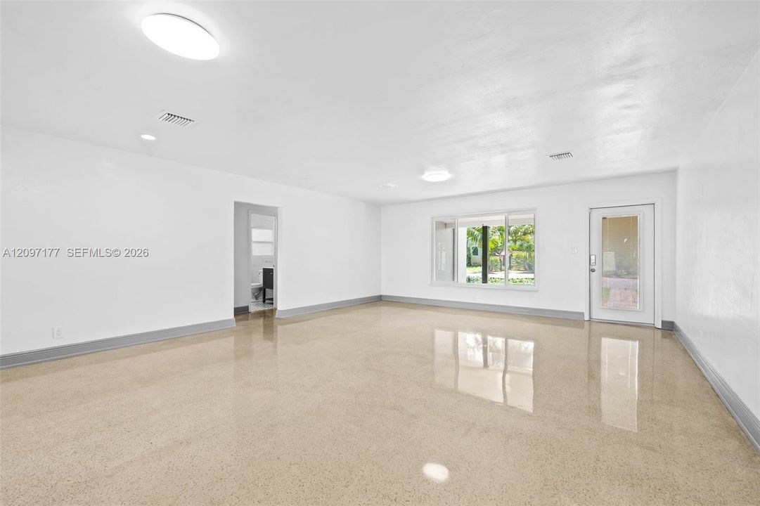 For Rent: $4,750 (3 beds, 2 baths, 1354 Square Feet)