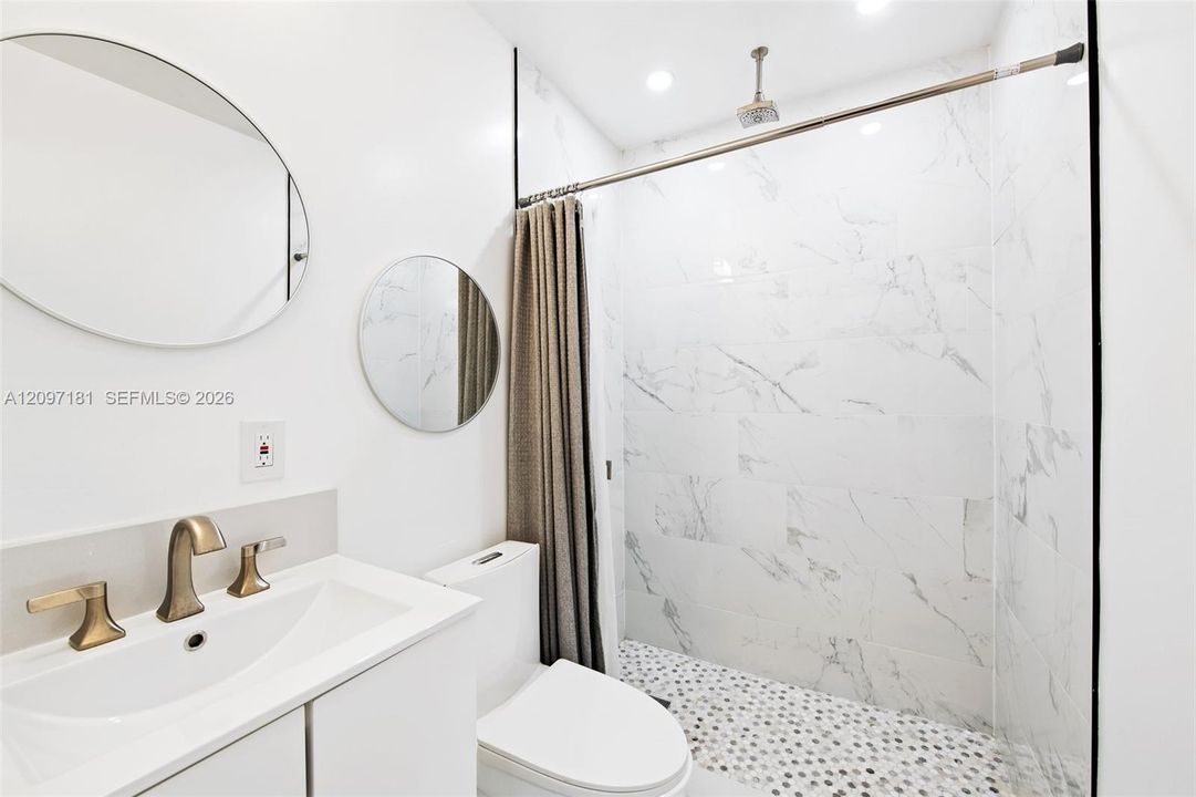 For Rent: $4,750 (3 beds, 2 baths, 1470 Square Feet)
