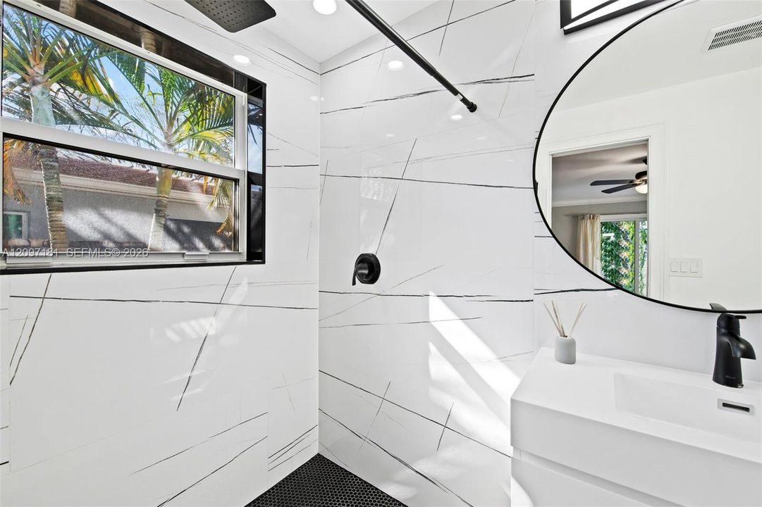 For Rent: $4,750 (3 beds, 2 baths, 1470 Square Feet)