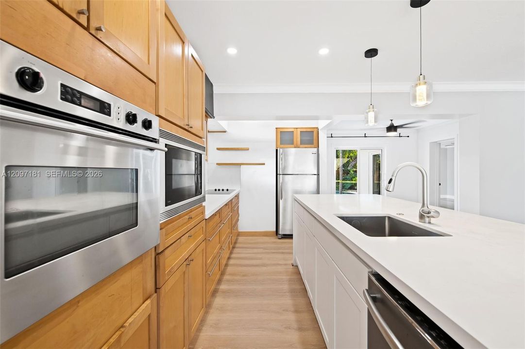 For Rent: $4,750 (3 beds, 2 baths, 1470 Square Feet)